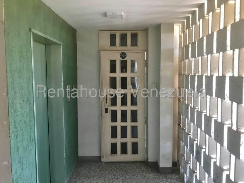 Comercial (Oficina) en Alquiler en Avenida Bella Vista, Zulia - 2