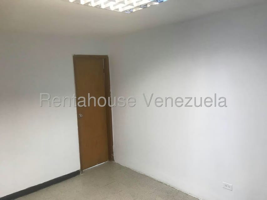 Comercial (Oficina) en Alquiler en Avenida Bella Vista, Zulia - 11