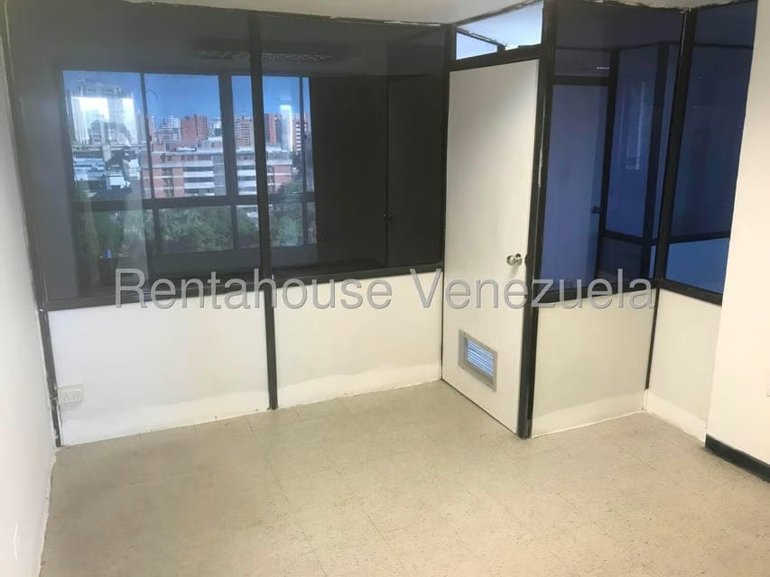 Comercial (Oficina) en Alquiler en Avenida Bella Vista, Zulia - 12