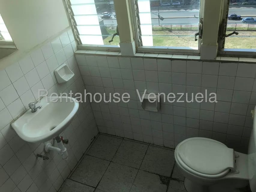 Comercial (Oficina) en Alquiler en Avenida Bella Vista, Zulia - 17