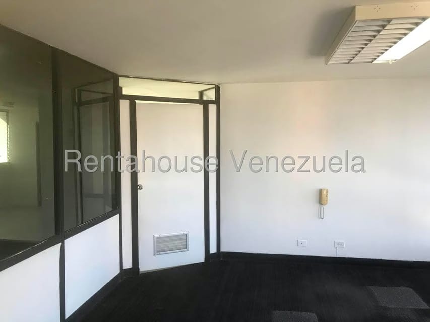 Comercial (Oficina) en Alquiler en Avenida Bella Vista, Zulia - 3
