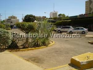 Comercial (Oficina) en Alquiler en Avenida Bella Vista, Zulia - 21