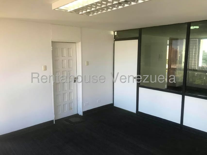Comercial (Oficina) en Alquiler en Avenida Bella Vista, Zulia - 4