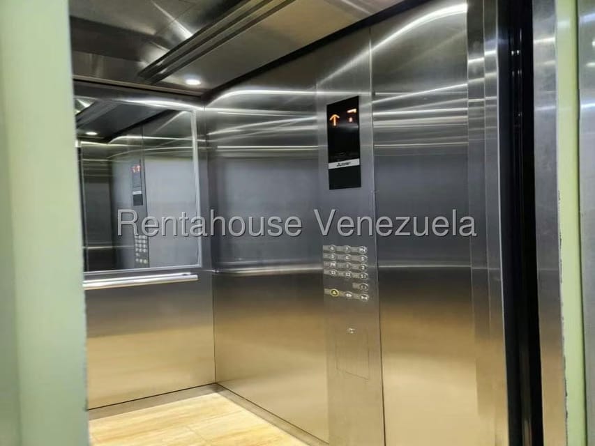 Apartamento (1 Nivel) en Venta en La Lagunita Country Club, Distrito Metropolitano - 2