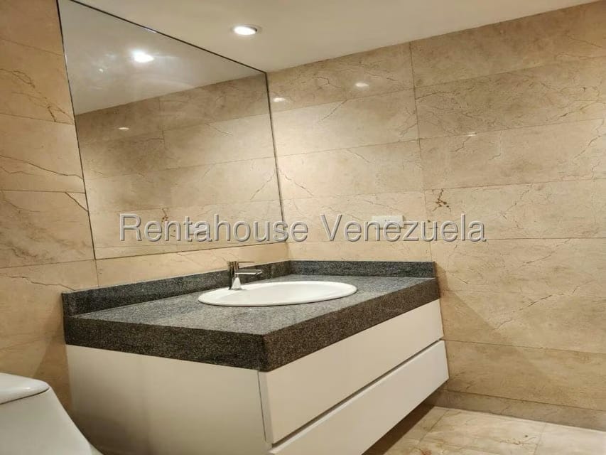 Apartamento (1 Nivel) en Venta en La Lagunita Country Club, Distrito Metropolitano - 8