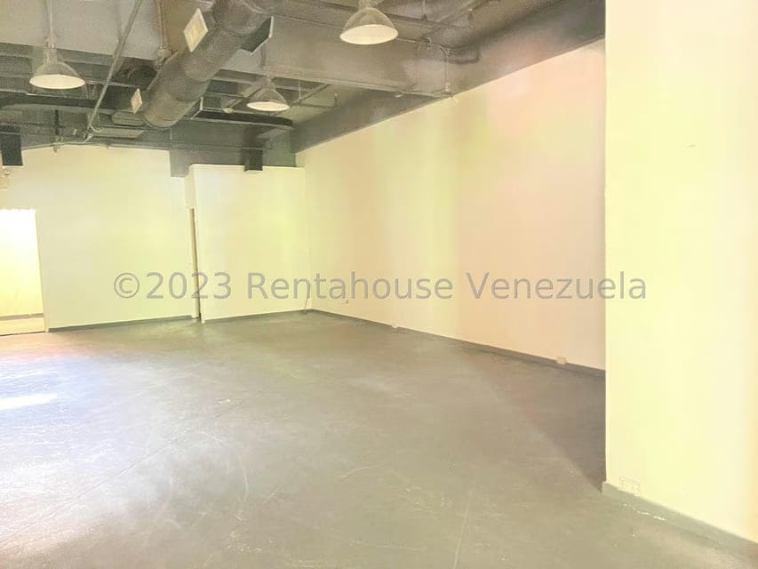 Comercial (Local Comercial) en Alquiler en Manzanares, Distrito Metropolitano - 4