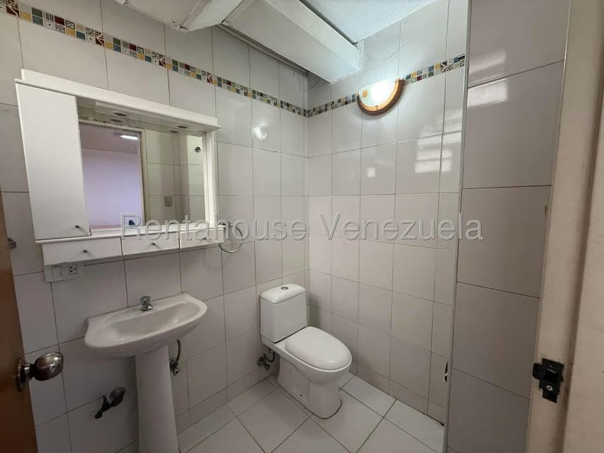 Comercial (Oficina) en Alquiler en Sabana Grande, Distrito Metropolitano - 10