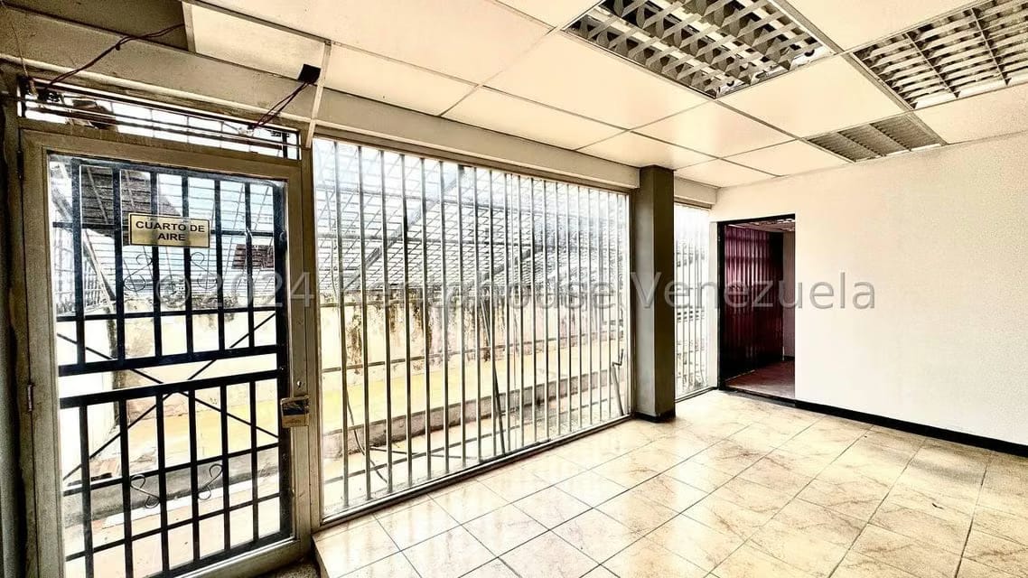 Comercial (Local Comercial) en Alquiler en Bello Monte, Distrito Metropolitano - 2