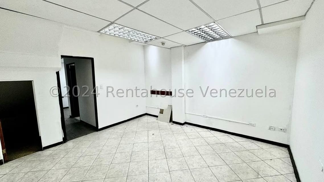 Comercial (Local Comercial) en Alquiler en Bello Monte, Distrito Metropolitano - 12