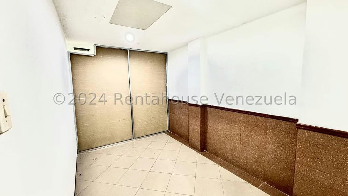 Comercial (Local Comercial) en Alquiler en Bello Monte, Distrito Metropolitano - 17