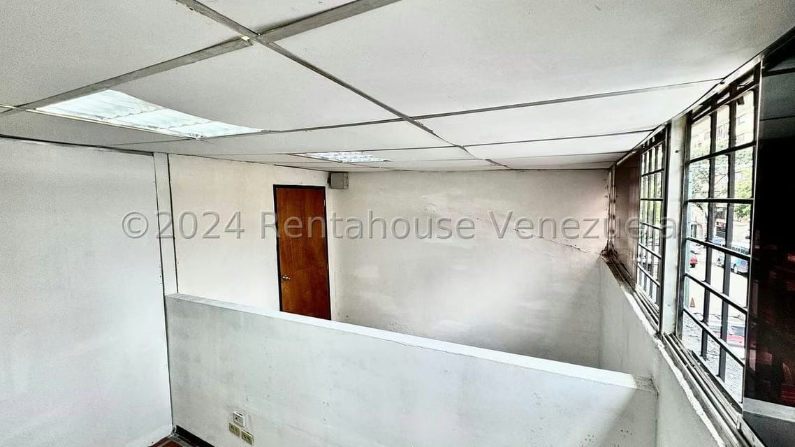 Comercial (Local Comercial) en Alquiler en Bello Monte, Distrito Metropolitano - 6