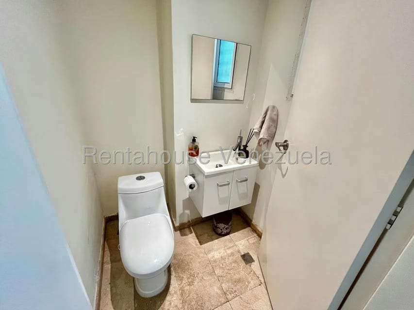 Apartamento (1 Nivel) en Venta en Solar del Hatillo, Distrito Metropolitano - 15