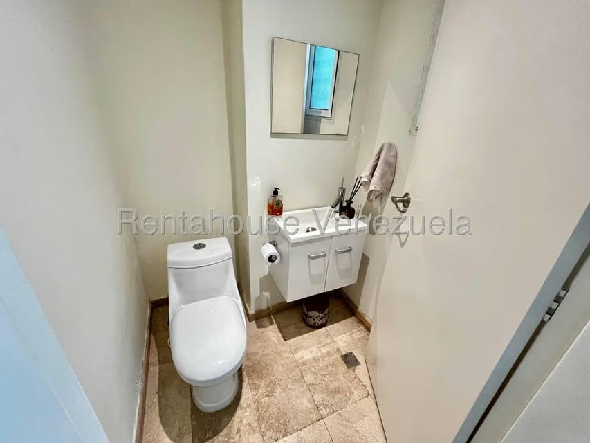 Apartamento (1 Nivel) en Venta en Solar del Hatillo, Distrito Metropolitano - 16