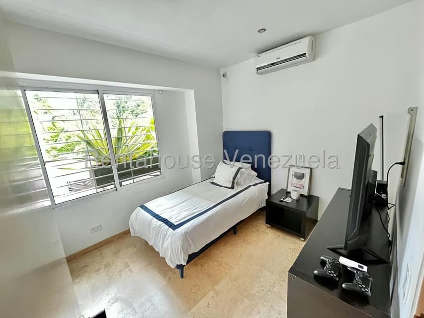 Apartamento (1 Nivel) en Venta en Solar del Hatillo, Distrito Metropolitano - 24
