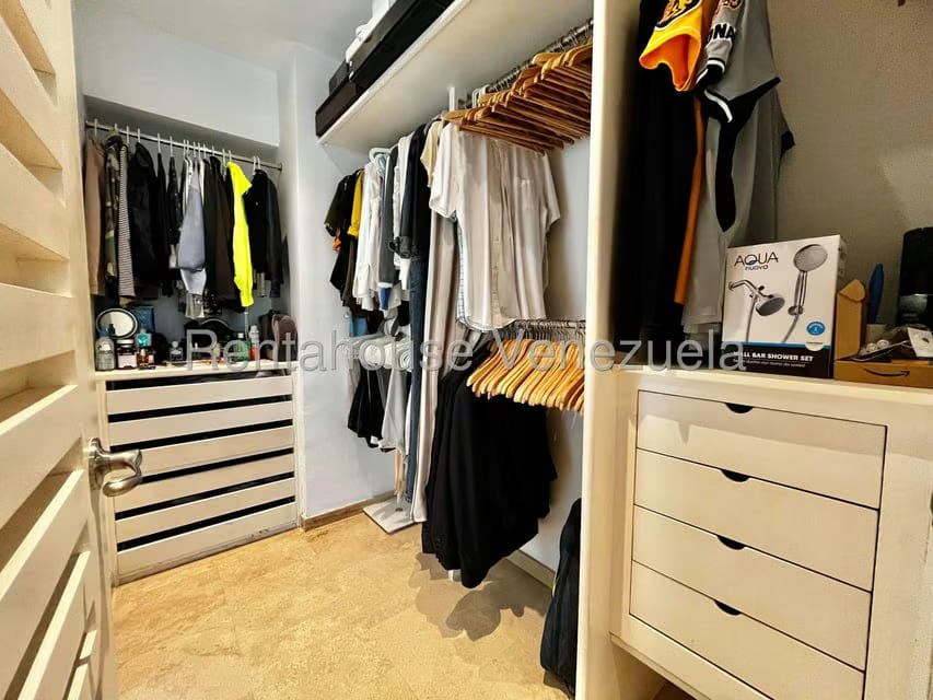 Apartamento (1 Nivel) en Venta en Solar del Hatillo, Distrito Metropolitano - 33