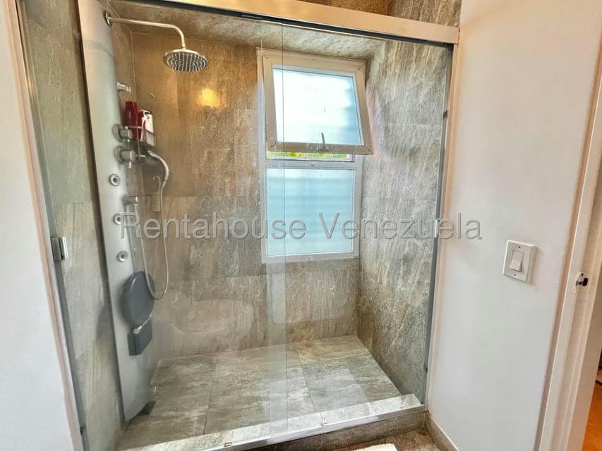 Apartamento (1 Nivel) en Venta en Solar del Hatillo, Distrito Metropolitano - 35