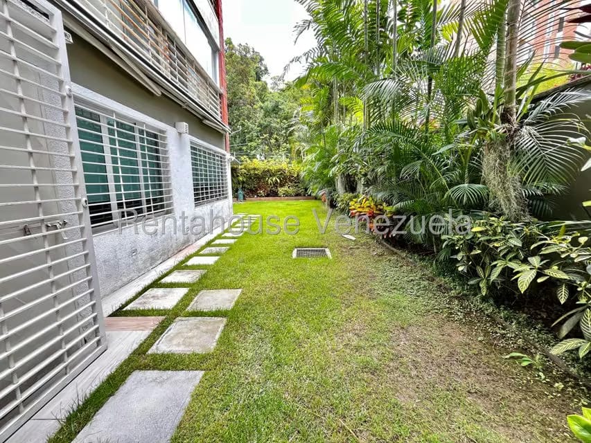 Apartamento (1 Nivel) en Venta en Solar del Hatillo, Distrito Metropolitano - 38