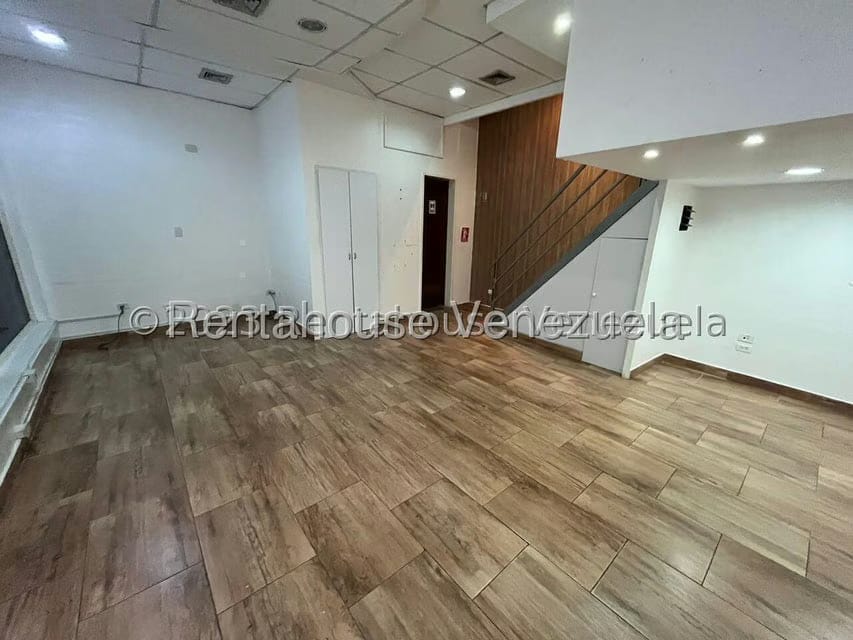 Comercial (Local Comercial) en Alquiler en Prebo I, Carabobo - 17