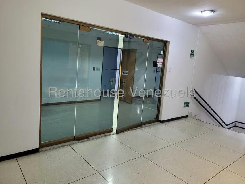 Comercial (Local Comercial) en Alquiler en Los Ruices, Distrito Metropolitano