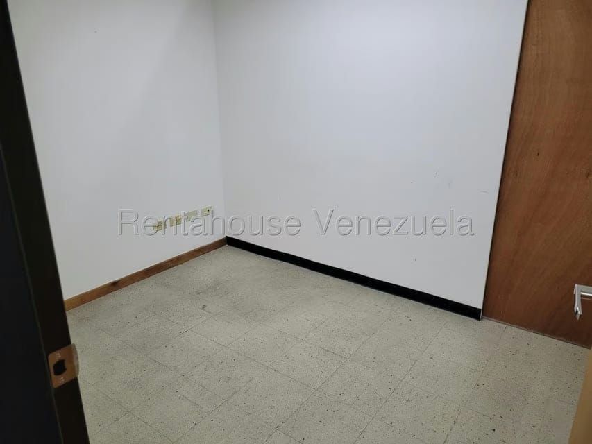 Comercial (Local Comercial) en Alquiler en Los Ruices, Distrito Metropolitano - 13