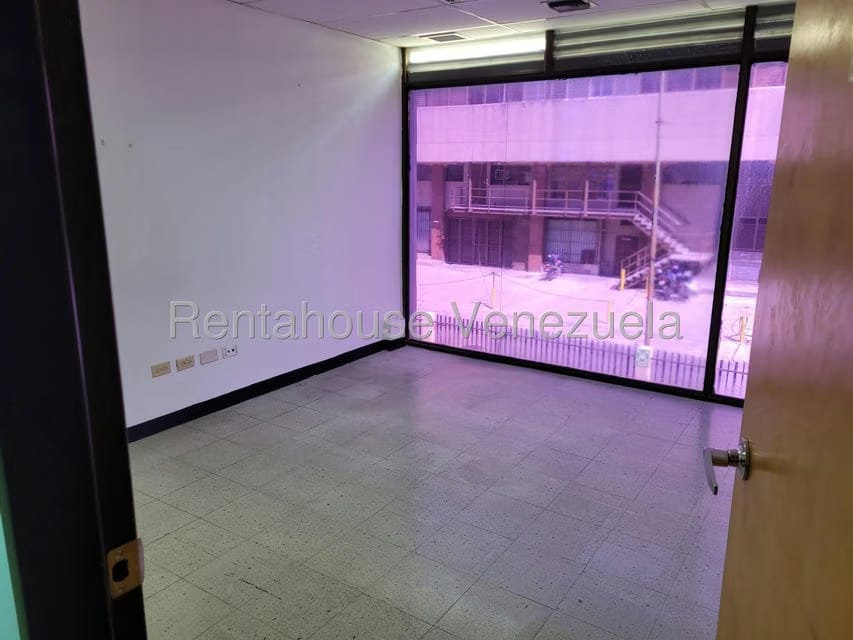 Comercial (Local Comercial) en Alquiler en Los Ruices, Distrito Metropolitano - 14