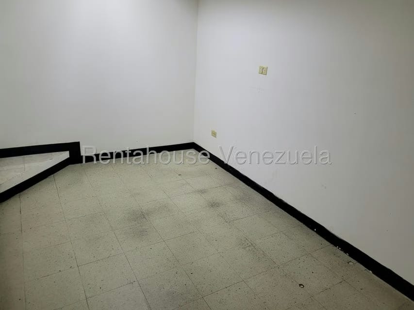 Comercial (Local Comercial) en Alquiler en Los Ruices, Distrito Metropolitano - 16