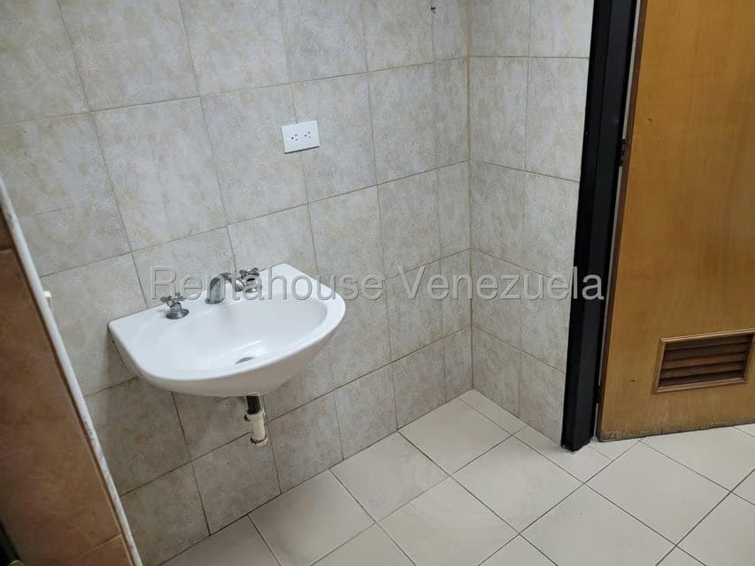 Comercial (Local Comercial) en Alquiler en Los Ruices, Distrito Metropolitano - 19