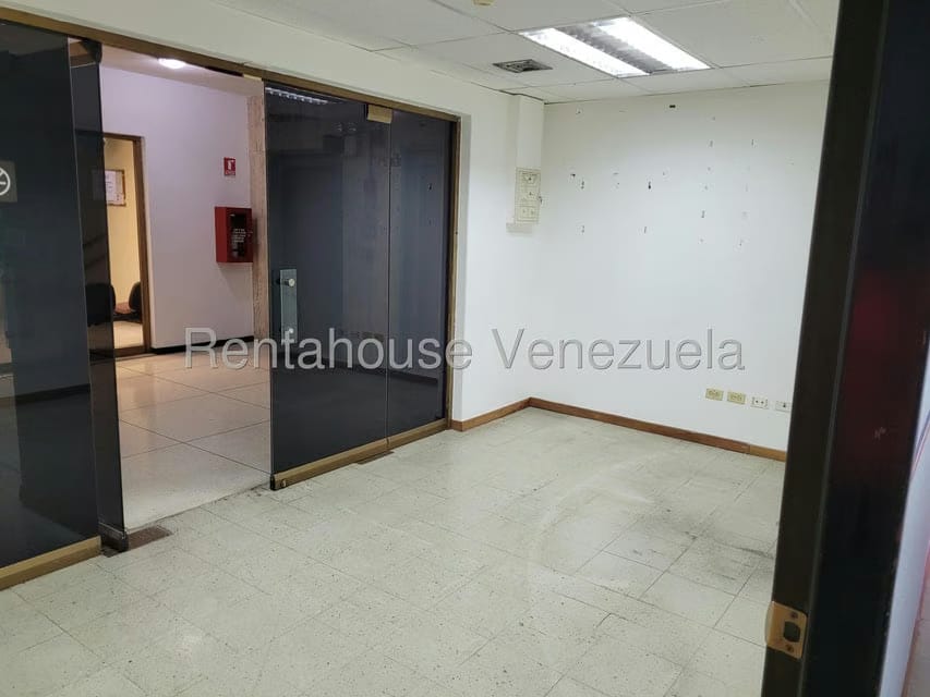 Comercial (Local Comercial) en Alquiler en Los Ruices, Distrito Metropolitano - 3