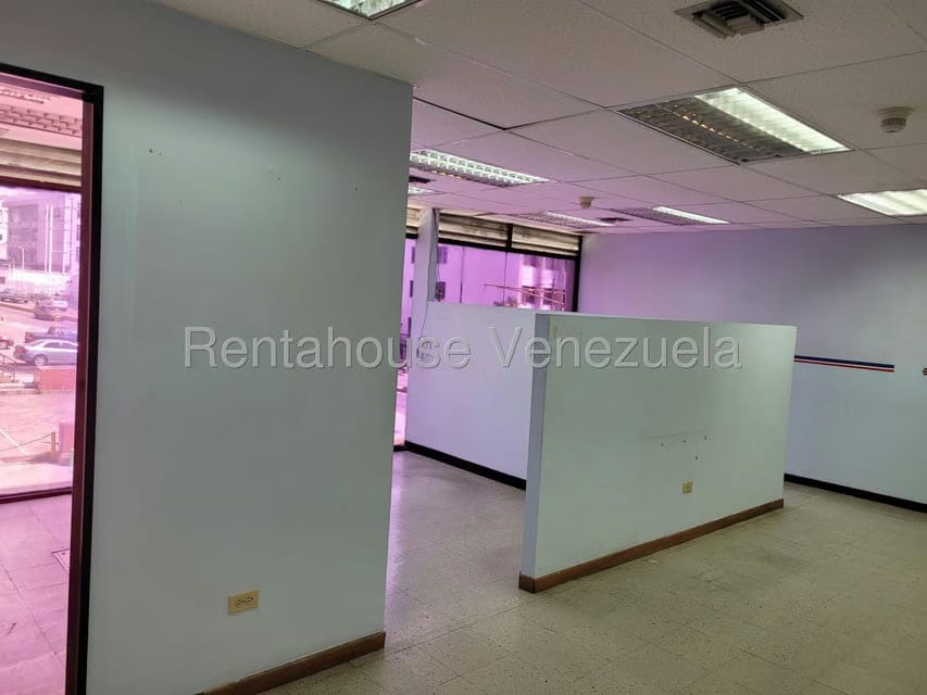 Comercial (Local Comercial) en Alquiler en Los Ruices, Distrito Metropolitano - 4