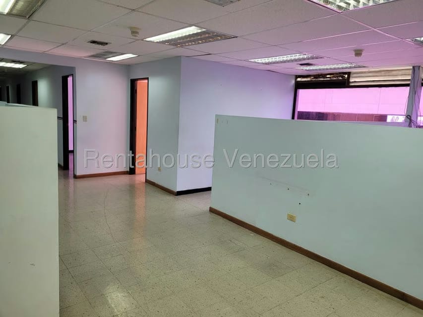 Comercial (Local Comercial) en Alquiler en Los Ruices, Distrito Metropolitano - 6