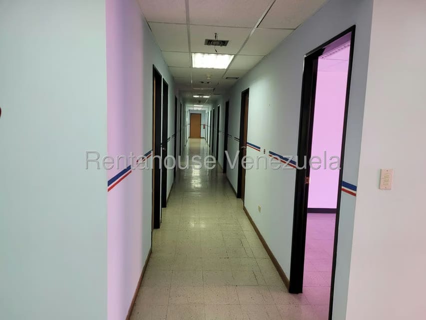 Comercial (Local Comercial) en Alquiler en Los Ruices, Distrito Metropolitano - 8