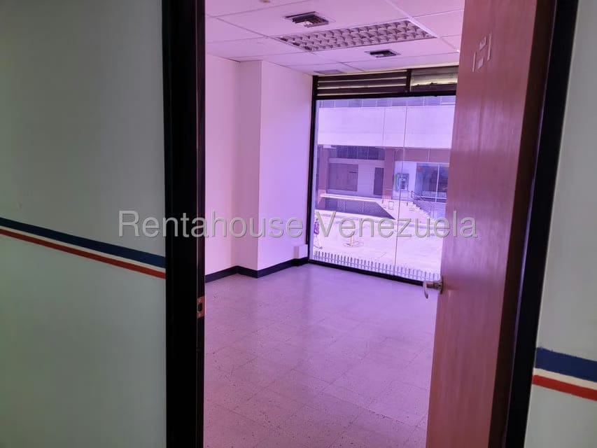 Comercial (Local Comercial) en Alquiler en Los Ruices, Distrito Metropolitano - 9