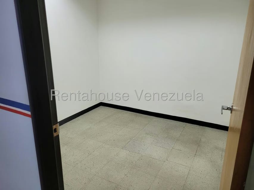 Comercial (Local Comercial) en Alquiler en Los Ruices, Distrito Metropolitano - 10