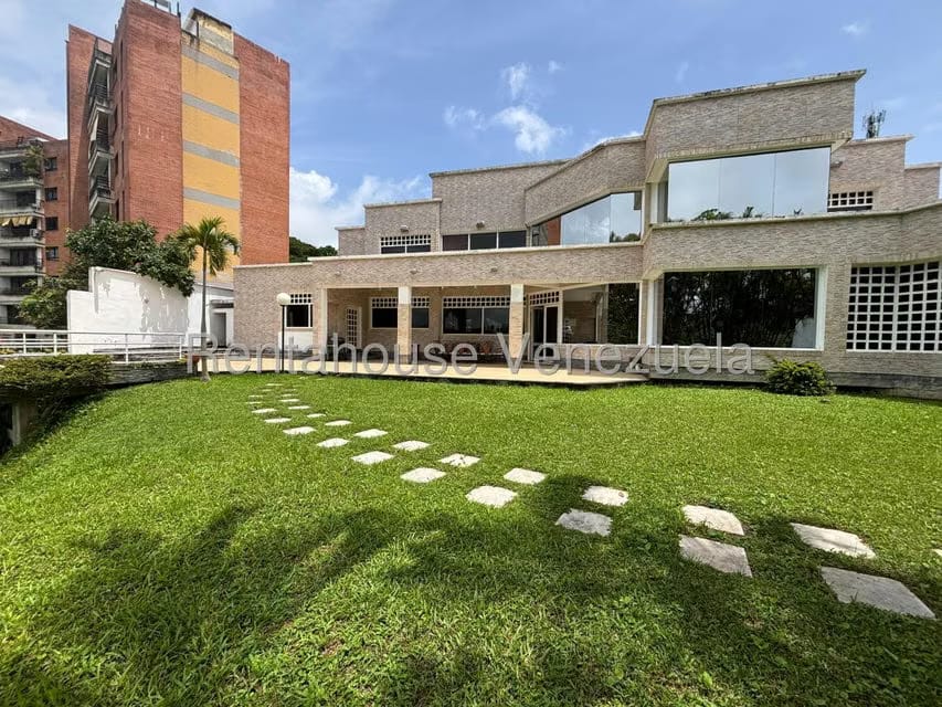 Casa (Duplex) en Venta en Lomas de La Lagunita, Distrito Metropolitano - 2