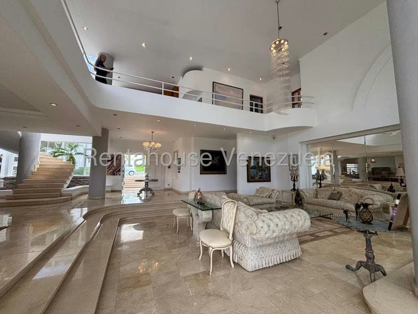 Casa (Duplex) en Venta en Lomas de La Lagunita, Distrito Metropolitano - 16