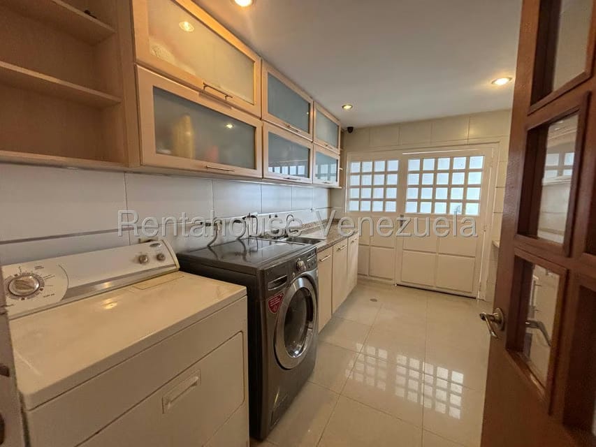 Casa (Duplex) en Venta en Lomas de La Lagunita, Distrito Metropolitano - 27