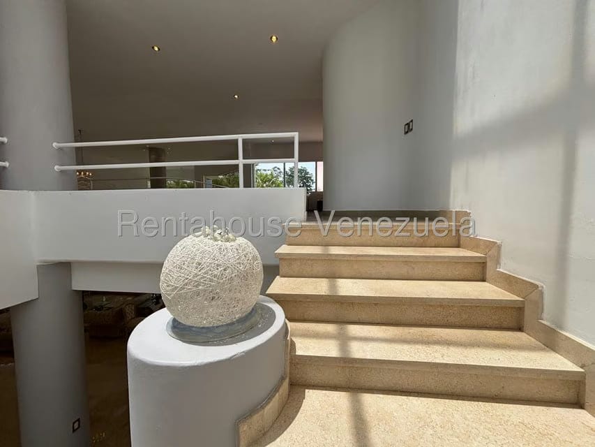 Casa (Duplex) en Venta en Lomas de La Lagunita, Distrito Metropolitano - 30