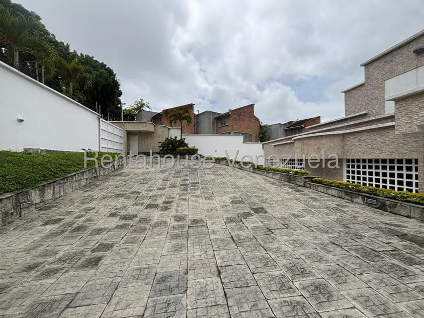 Casa (Duplex) en Venta en Lomas de La Lagunita, Distrito Metropolitano - 4