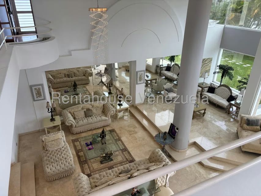 Casa (Duplex) en Venta en Lomas de La Lagunita, Distrito Metropolitano - 35