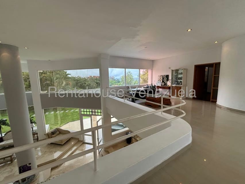 Casa (Duplex) en Venta en Lomas de La Lagunita, Distrito Metropolitano - 36