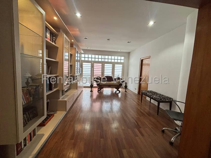 Casa (Duplex) en Venta en Lomas de La Lagunita, Distrito Metropolitano - 41