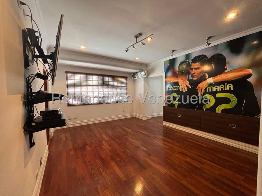 Casa (Duplex) en Venta en Lomas de La Lagunita, Distrito Metropolitano - 42