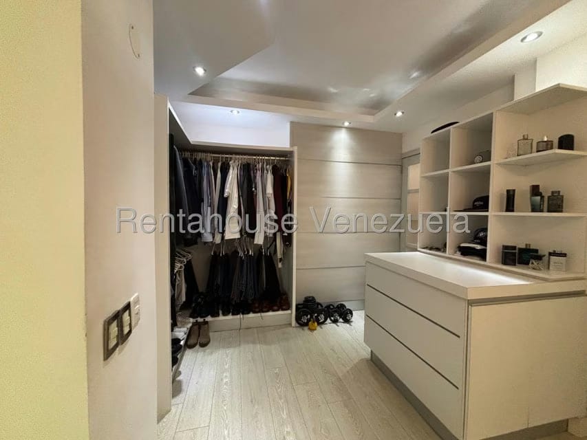 Casa (Duplex) en Venta en Lomas de La Lagunita, Distrito Metropolitano - 49