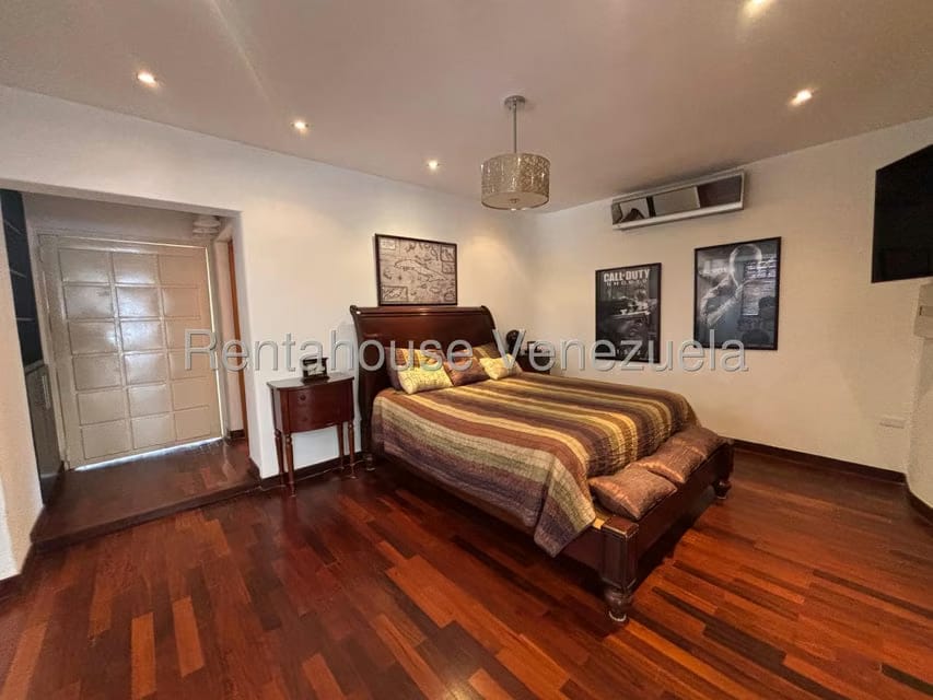 Casa (Duplex) en Venta en Lomas de La Lagunita, Distrito Metropolitano - 64