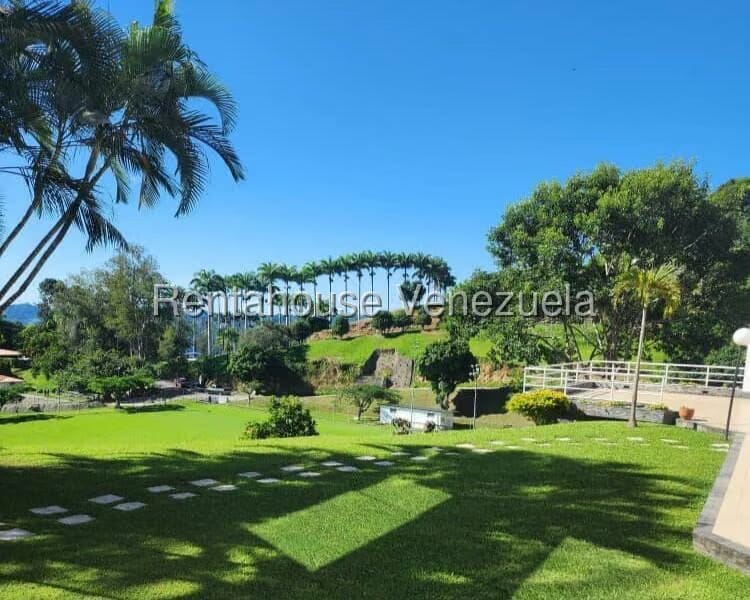 Casa (Duplex) en Venta en Lomas de La Lagunita, Distrito Metropolitano - 76