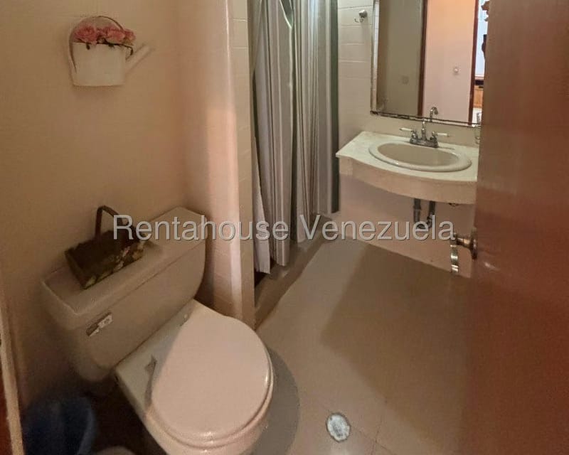 Casa (Duplex) en Venta en Lomas de La Lagunita, Distrito Metropolitano - 83