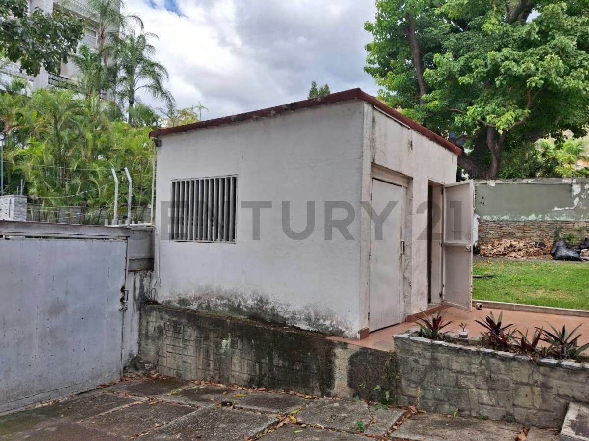 Alquiler de Terreno y Casa en la Urbanización Altamira, Chacao. L.Ll - 3