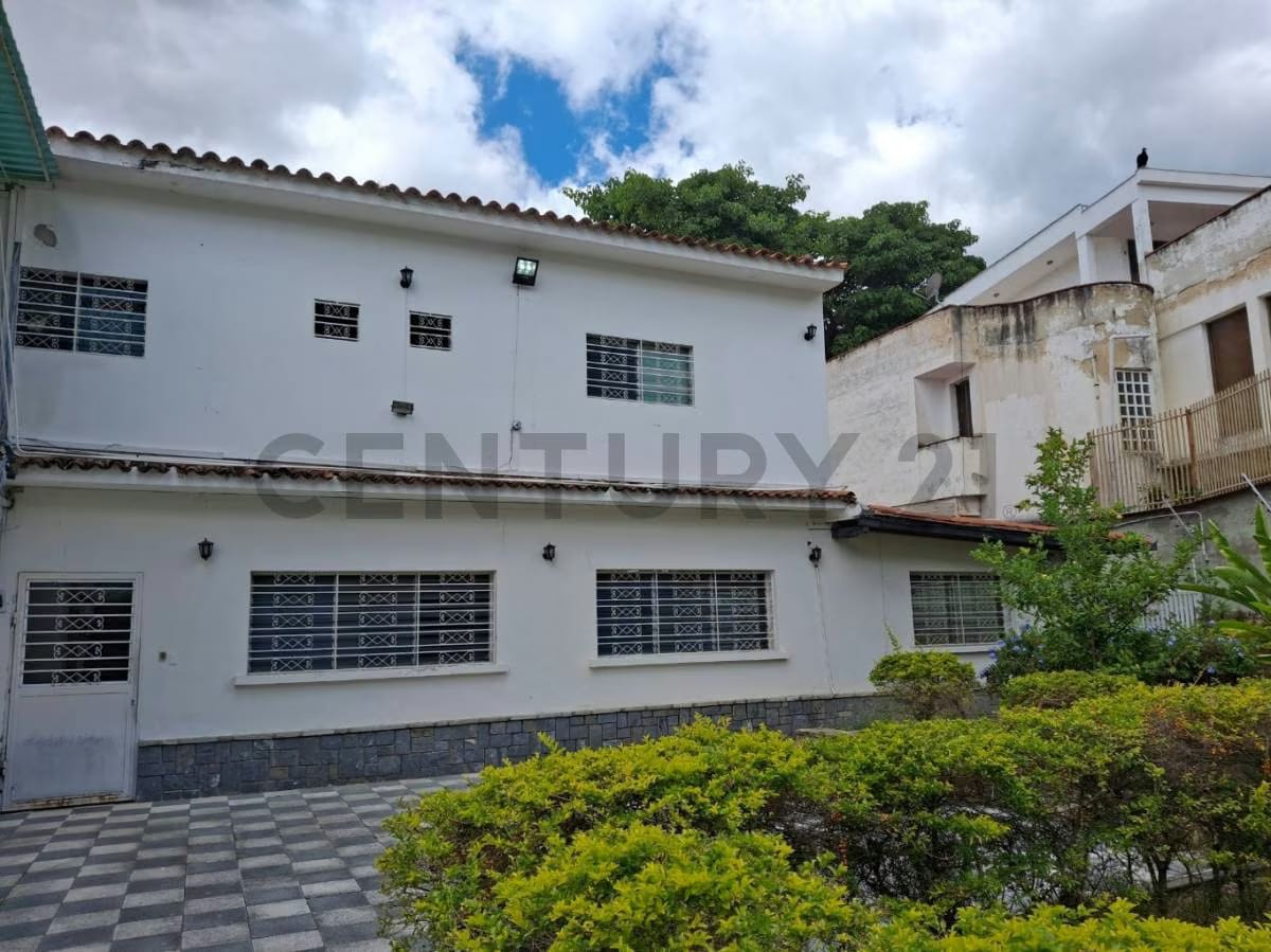 Alquiler de Terreno y Casa en la Urbanización Altamira, Chacao. L.Ll - 31