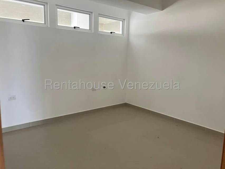 Apartamento (1 Nivel) en Venta en Agua Sal, Miranda - 12