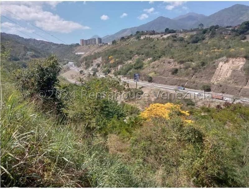 Terreno (Comercial) en Venta en Parque Caiza, Distrito Metropolitano - 3